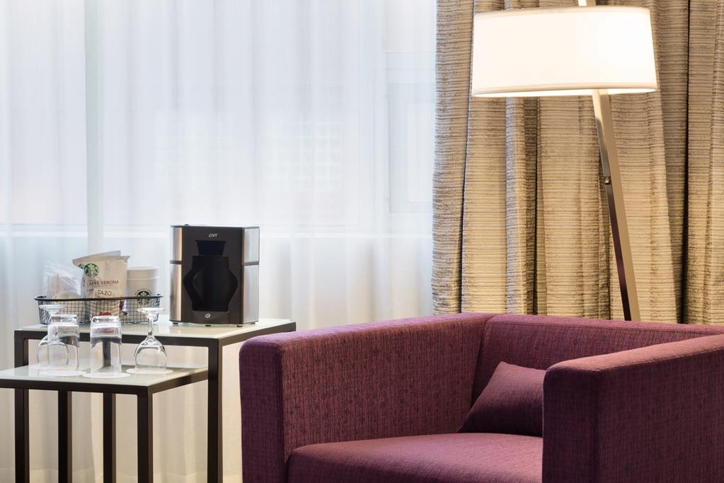 Coast Edmonton Plaza Hotel By Apa Cameră foto